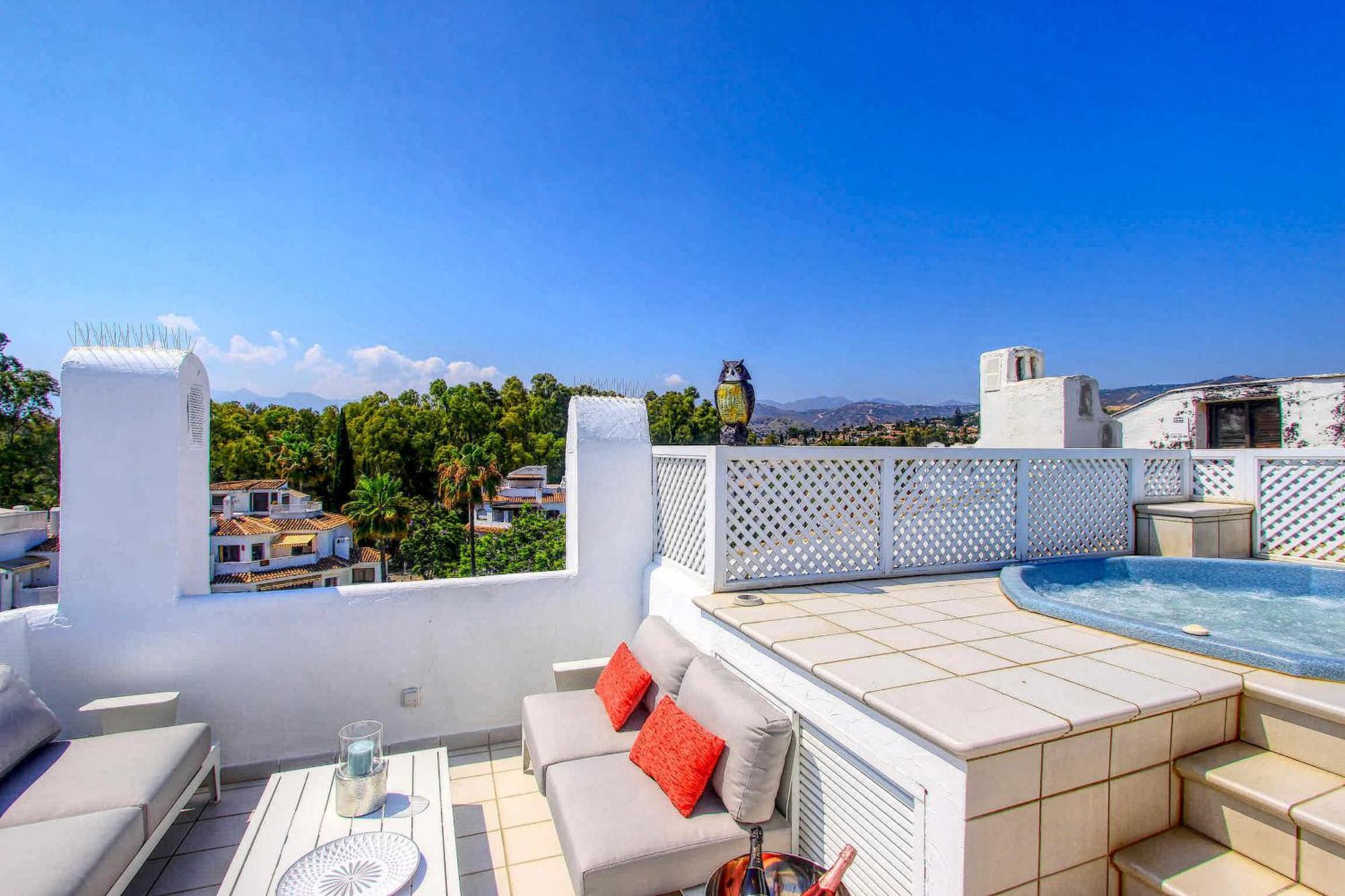 1080 Beachfront Penthouse 3 Floors Jacuzzi 2 Pools Wifi Roof Terrace Marbella Exterior foto