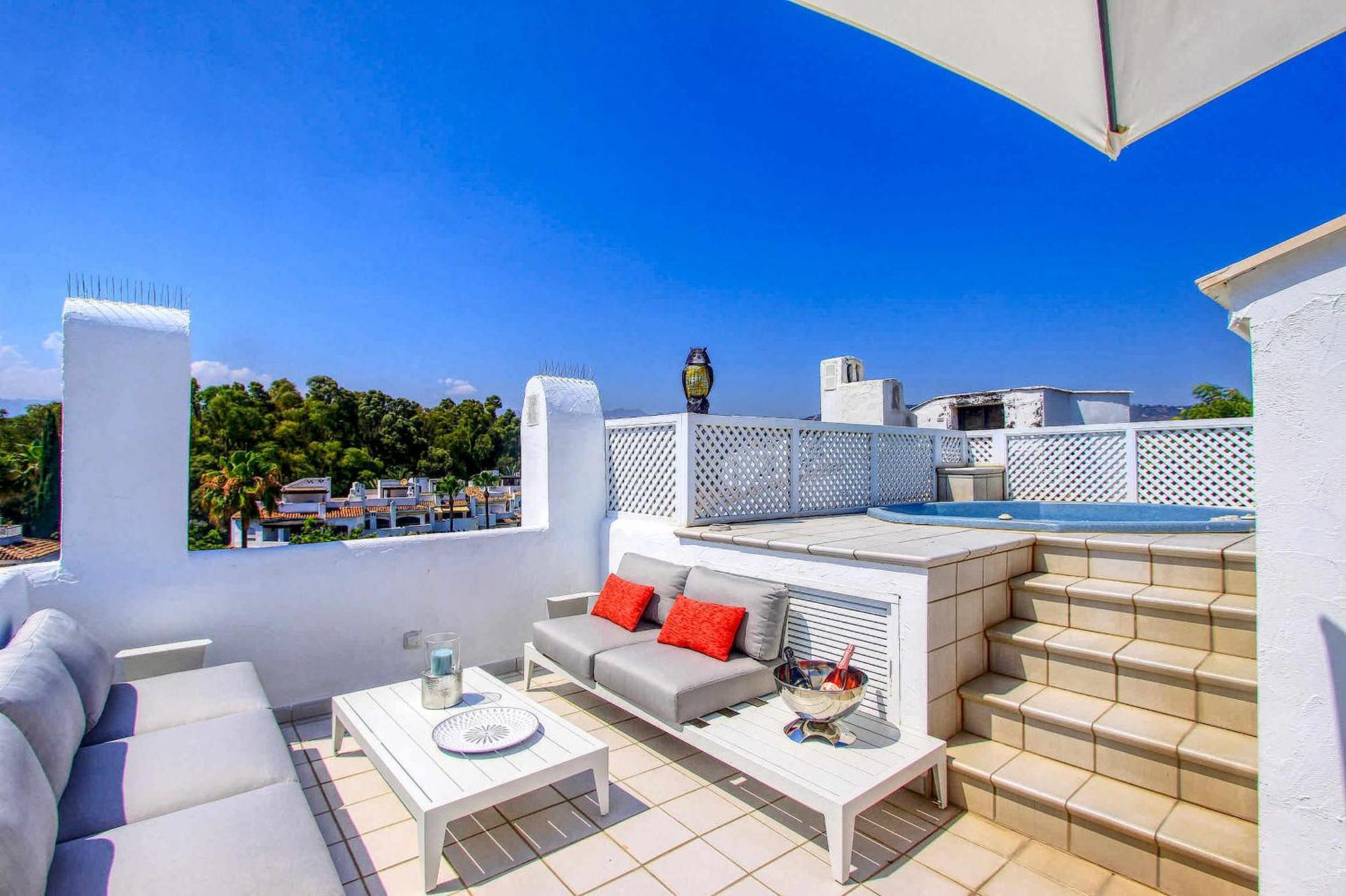 1080 Beachfront Penthouse 3 Floors Jacuzzi 2 Pools Wifi Roof Terrace Marbella Exterior foto