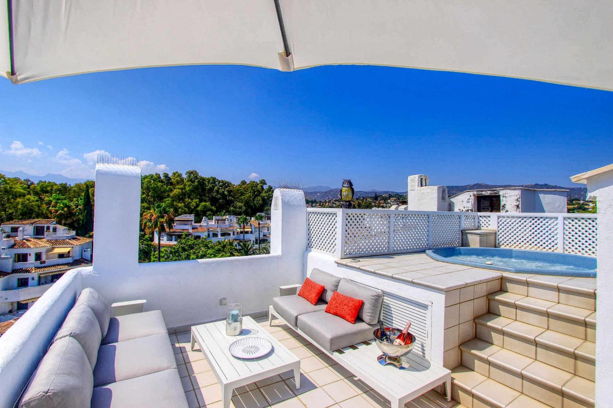 1080 Beachfront Penthouse 3 Floors Jacuzzi 2 Pools Wifi Roof Terrace Marbella Exterior foto