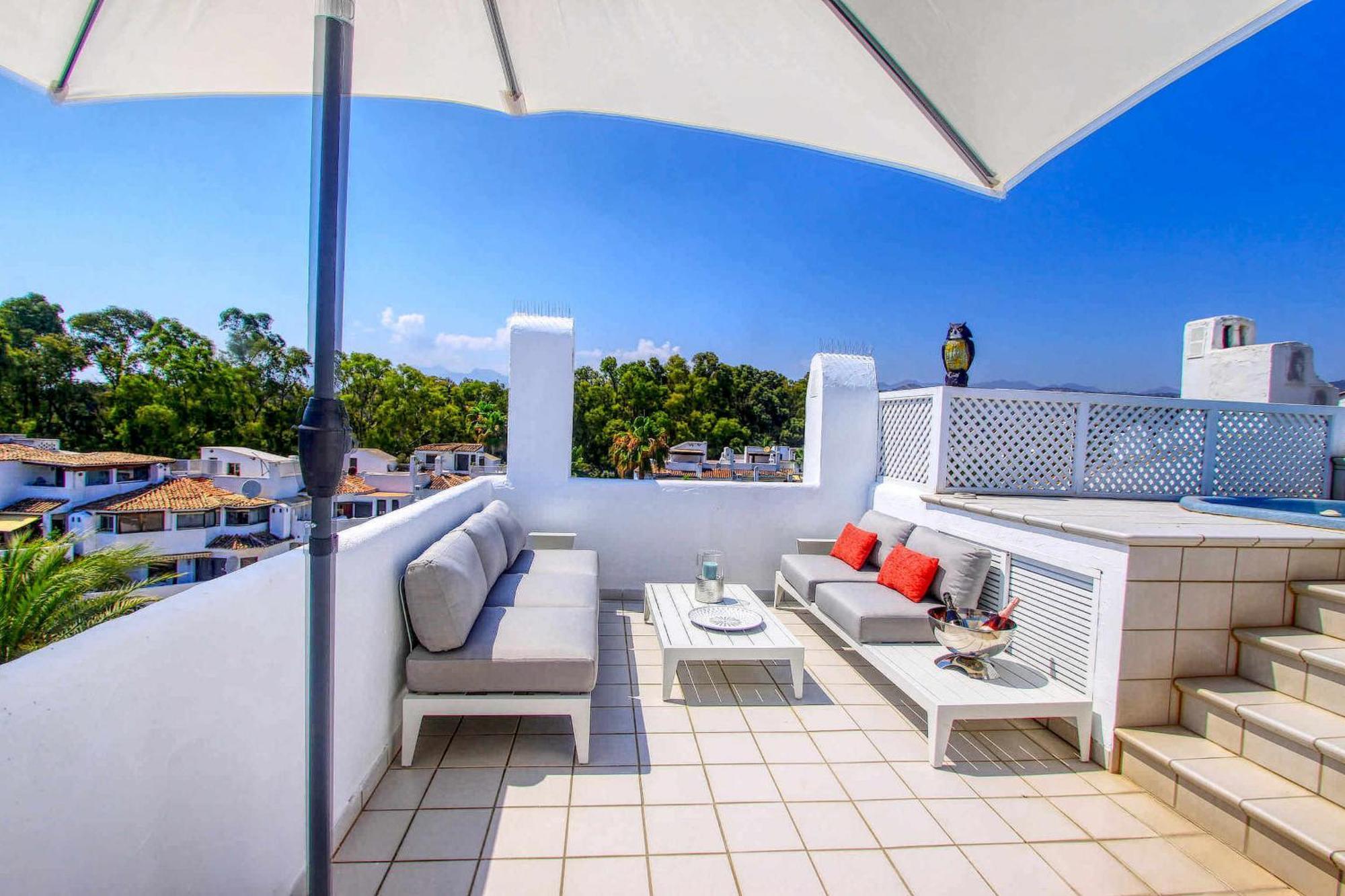 1080 Beachfront Penthouse 3 Floors Jacuzzi 2 Pools Wifi Roof Terrace Marbella Exterior foto