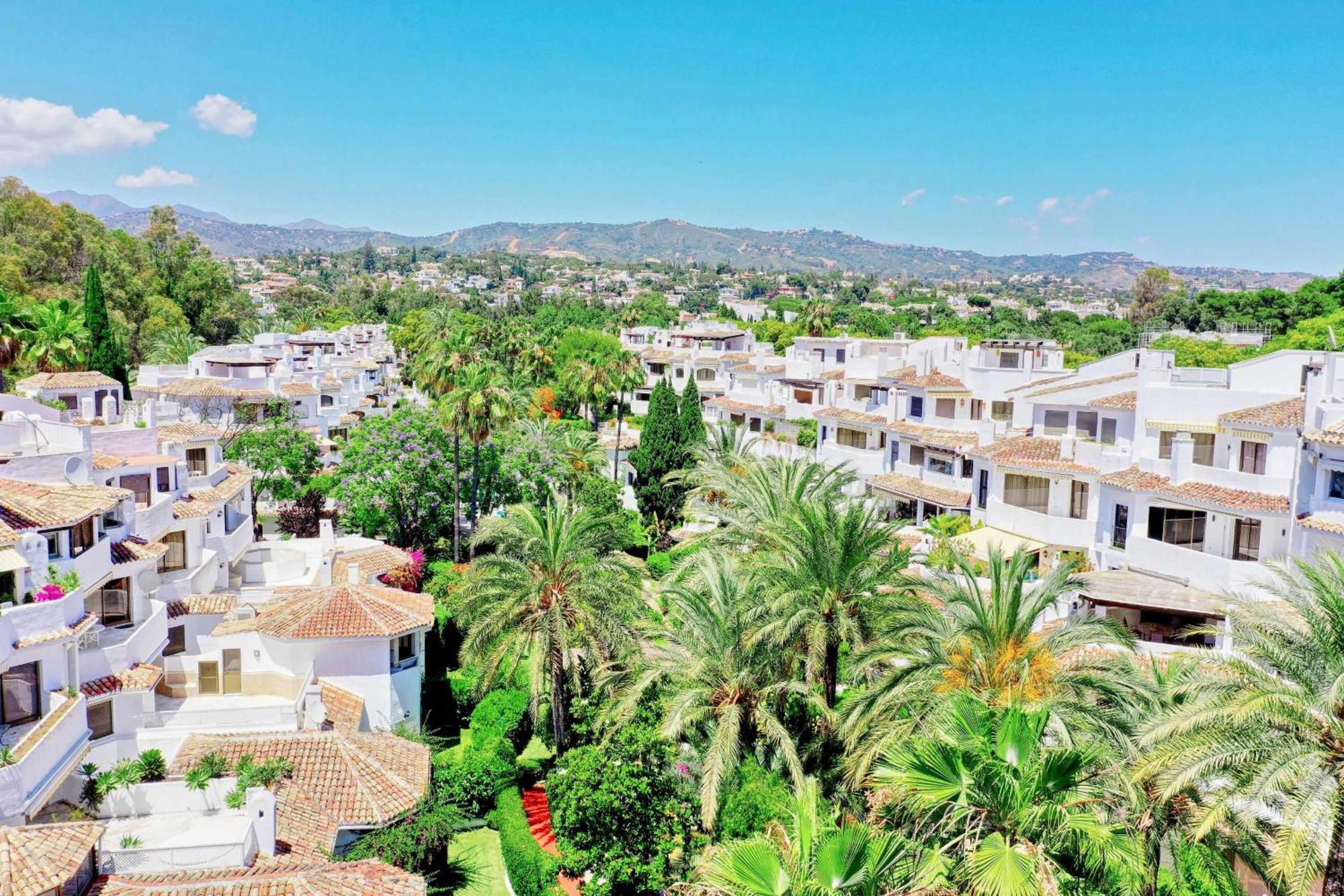 1080 Beachfront Penthouse 3 Floors Jacuzzi 2 Pools Wifi Roof Terrace Marbella Exterior foto