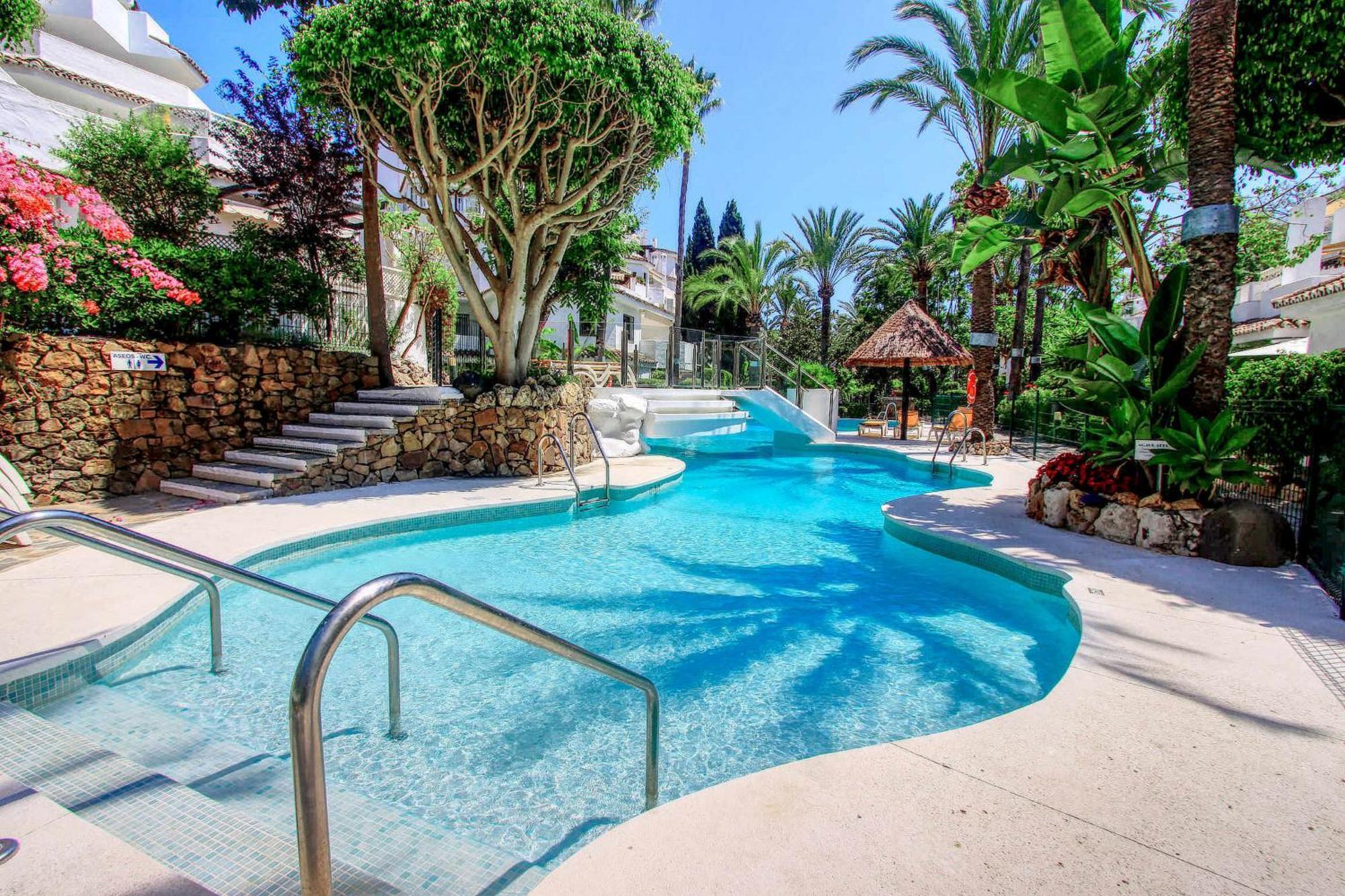 1080 Beachfront Penthouse 3 Floors Jacuzzi 2 Pools Wifi Roof Terrace Marbella Exterior foto